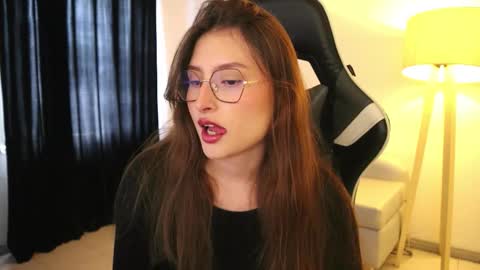 Lauren            online show from November 11, 2:47 pm