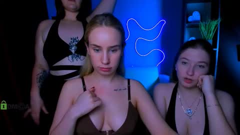 Little Di online show from September 30, 9:41 pm