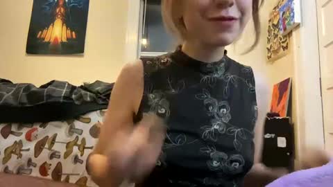 DaisyB3 online show from February 27, 9:00 am