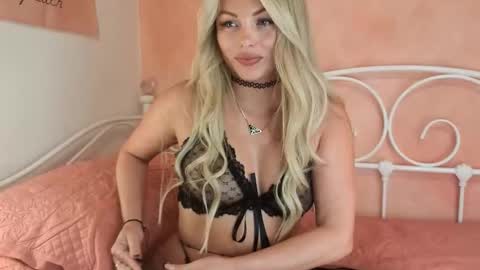 Daisy Dreams online show from October 30, 5:36 pm