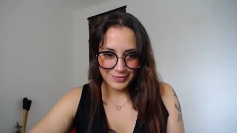 IG  dakotasofiaa online show from March 2, 7:53 pm