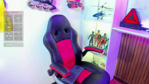 dakota_addams online show from March 18, 7:41 pm