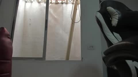 dakota_x18 online show from October 6, 7:40 pm