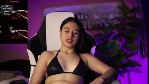 danaa_rouse online show from November 19, 9:37 pm