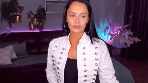 DanaMiers online show from May 31, 5:02 am