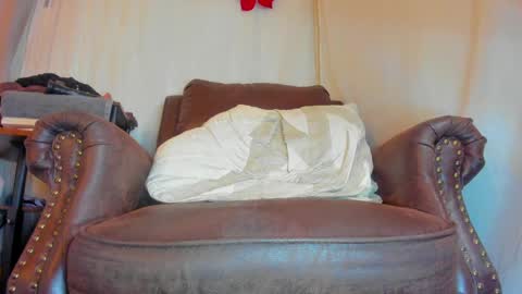 danidollxxx online show from April 9, 4:48 am