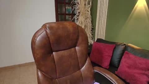 danielamonroe online show from September 29, 9:20 pm