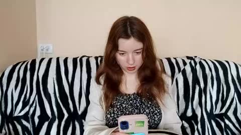 Mia online show from April 13, 11:00 am