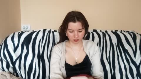 Mia online show from April 6, 12:50 pm