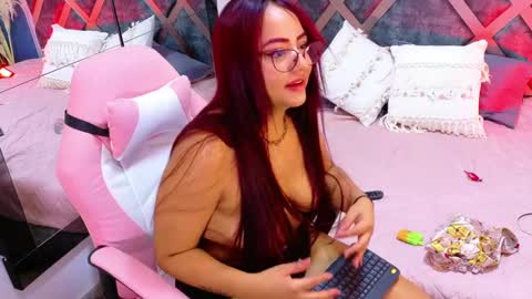 daninianderson online show from September 12, 4:46 am