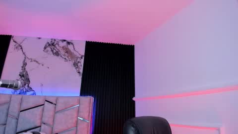 Dani Phonenix online show from October 7, 7:29 pm