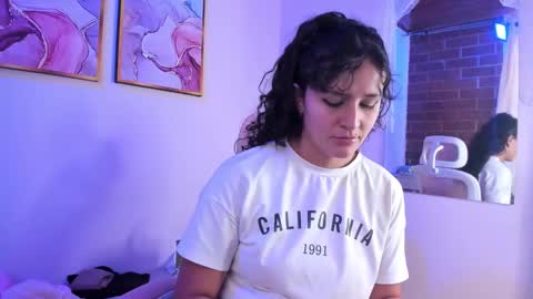 Danna Lovs online show from February 25, 1:00 pm