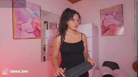 Danna Lovs online show from October 8, 5:50 pm