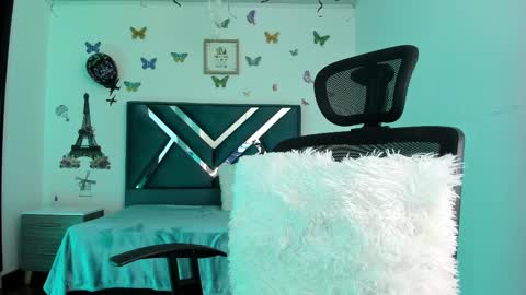 Danna martinezz online show from February 10, 6:13 pm