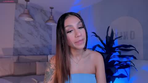 Danna Cruz  online show from February 18, 8:37 pm