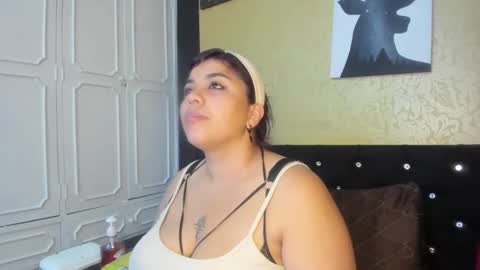 Danna Garza online show from March 3, 4:10 am