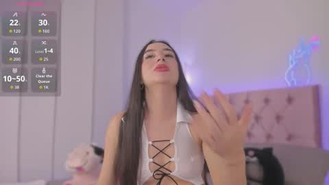 danna  online show from December 18, 10:25 pm