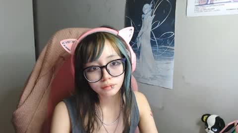 danyelleeyermann online show from May 13, 4:24 pm