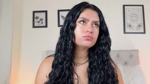 Antonella Mora online show from December 15, 12:43 pm