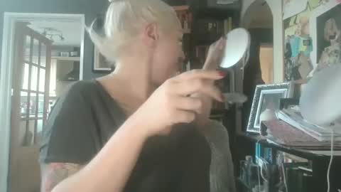 Darcy online show from January 30, 1:20 pm