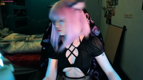 Lucious Foijieh online show from December 27, 4:00 pm