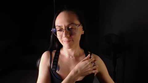 darkspark_ online show from November 21, 1:35 pm