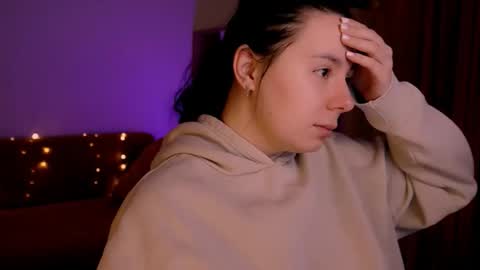 dayanaro online show from March 10, 7:01 am