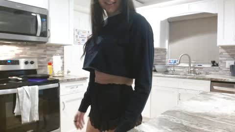 Dazey online show from December 14, 12:44 am