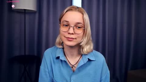 Charlie 18yo online show from October 6, 6:30 am