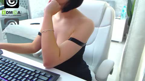 Elly online show from October 25, 11:29 am