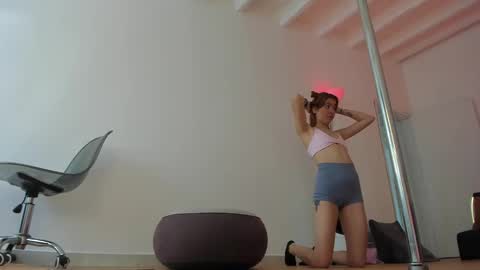 dearmilu28 online show from February 23, 4:29 pm