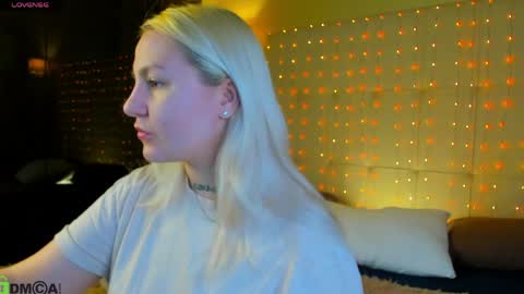 Debbie Mon Tue Fri Sun Sat GMT 3 1000am - 0400pm  online show from April 17, 5:26 pm