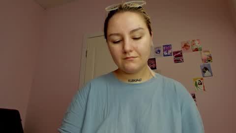 Debbie Mon Tue Fri Sun Sat GMT 3 1000am - 0400pm  online show from December 30, 3:12 pm