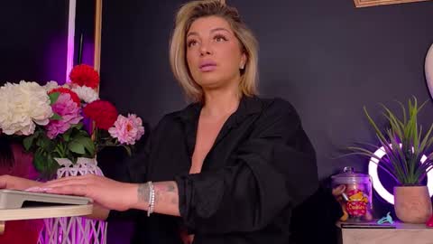 Deea online show from October 18, 7:59 pm