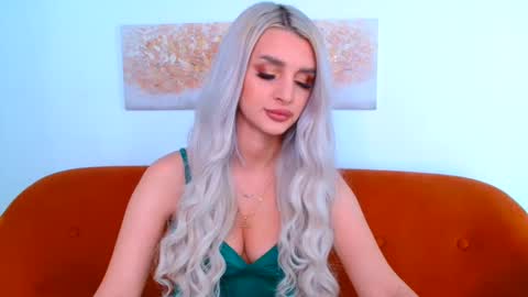 deliciaalove online show from January 4, 7:44 pm