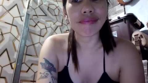 deliciousgirl975840 online show from March 18, 5:23 am