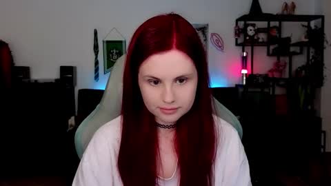 dellacrush_ online show from March 10, 6:45 pm