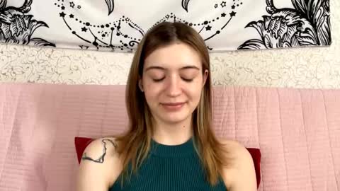 Sia online show from March 15, 1:24 pm