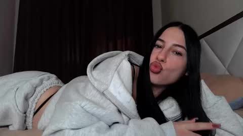 delly_love online show from October 20, 2:42 pm