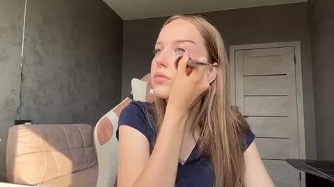Mia online show from July 8, 1:46 pm