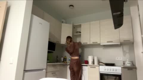 Denni online show from November 4, 3:39 pm