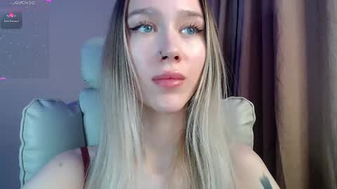 Ari online show from April 4, 5:01 pm