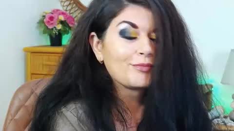 HellenMoon online show from February 9, 10:45 pm