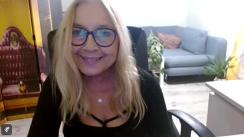 S O F I A online show from December 5, 3:35 pm