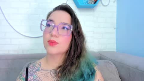 Deva Blue online show from February 26, 5:24 am