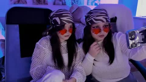 Dia online show from April 17, 8:00 pm