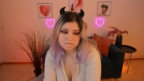 Dia online show from February 5, 2:48 pm