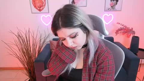 Dia online show from February 22, 3:10 pm