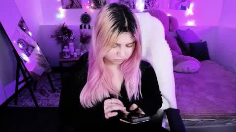 Dia online show from March 11, 8:55 pm