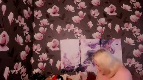 Di online show from April 6, 11:00 am